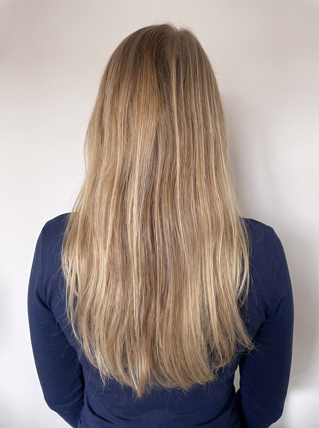 Hair after sleeping on an Aveloor silk pillowcase