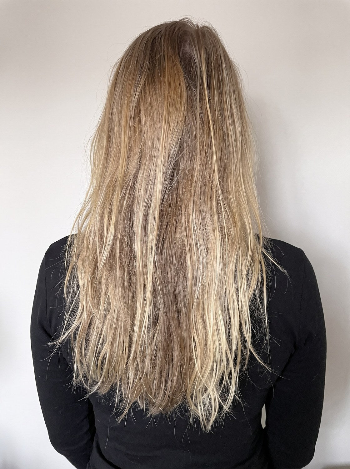 Hair before sleeping on an Aveloor silk pillowcase